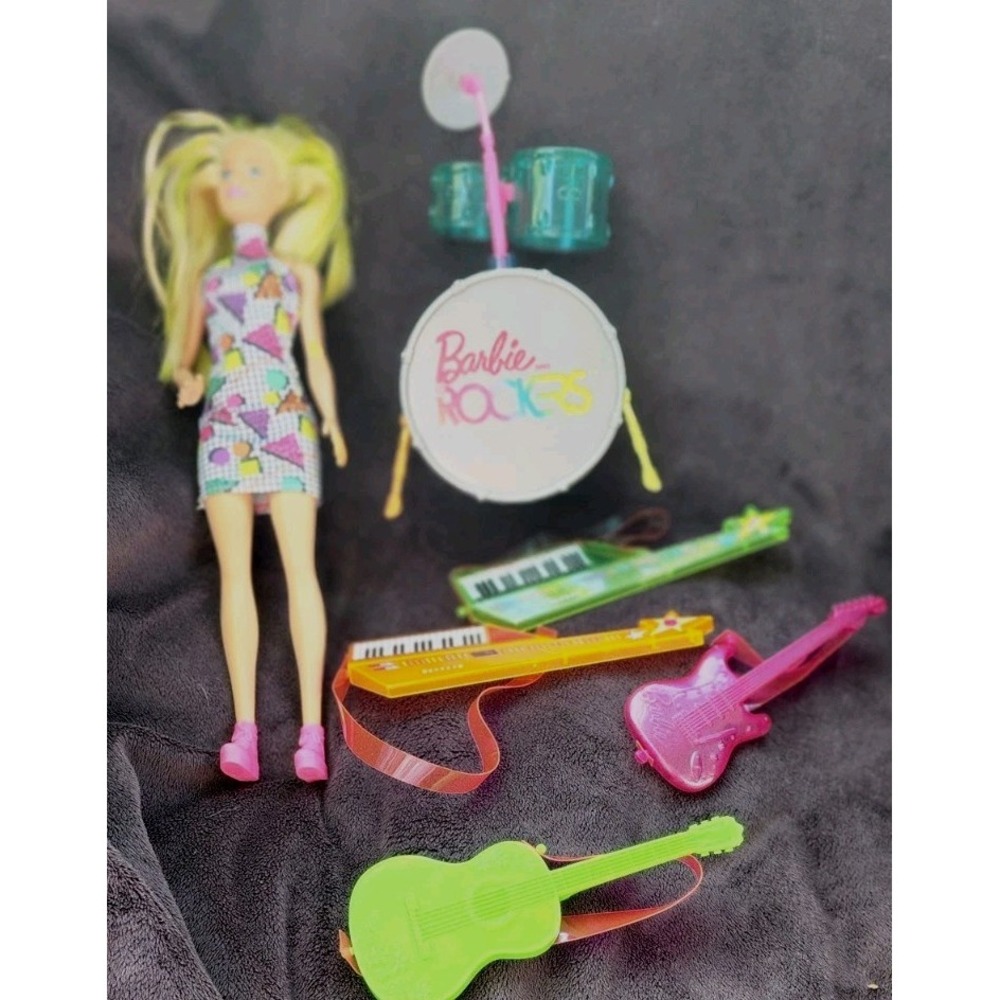 Barbie & The Rockers Drummer Drums Guitars Keyboard Plus Doll 2017 Barbiecore